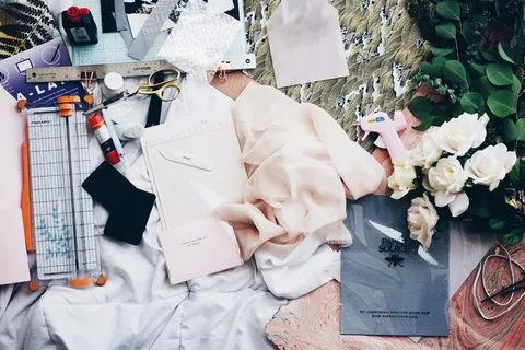 白色,纺织品,玫瑰,布,面料,时装设计,桌子,工作 白色,纺织品,玫瑰,布,面料,时装设计,桌子,工作