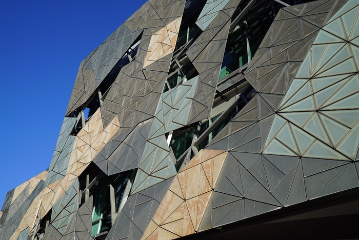 金属覆层, 视觉冲击, 正面, 图像, 差异点, 低角度视图, 建筑, 建筑结构