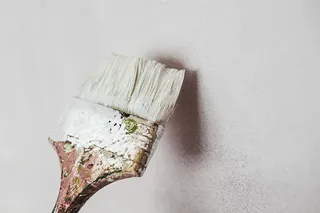 在罐子和画笔里穿线