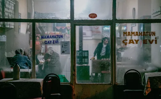 男人，站着，里面，建筑物，餐馆，地方，餐馆，人