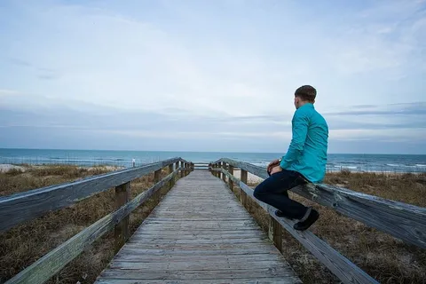 海滩、木板路、草地、景观、休闲、人、海洋、户外 海滩、木板路、草地、景观、休闲、人、海洋、户外