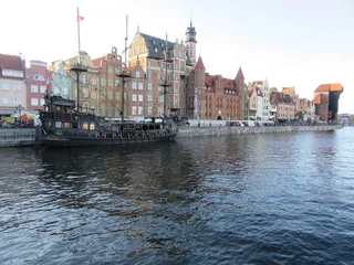 格但斯克、海峡、景观、水、建筑、建筑外观、已建结构、滨水区