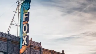 福克斯标牌、混凝土、表面、建筑、建筑、基础设施、屋顶、标牌