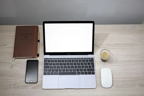 笔记本咖啡iPhone MacBook