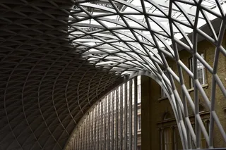 白色钢架，建筑，建筑结构，室内，图案，拱门，金属，无人