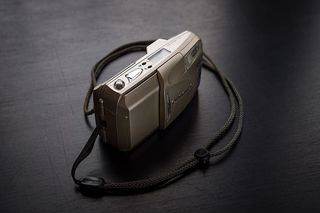 表面有花边的照相机