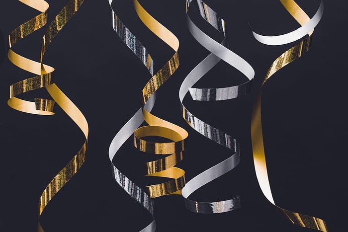 银色和金色派对装饰照片