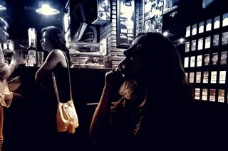 酒吧里的人-深色