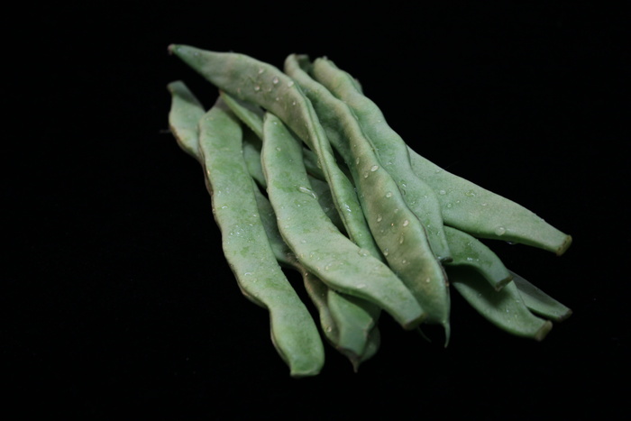 豆类，绿豆，蔬菜，黑色背景，摄影棚拍摄，室内，特写，绿色