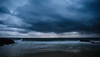 水，海，云-天空，陆地，天空，海滩，风暴，水面上的地平线