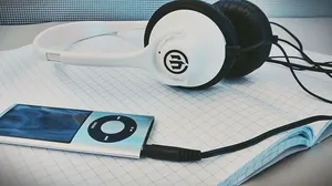 白色、mp3、mp3播放器、mp3播放器、黑色、有线、全尺寸、带插头