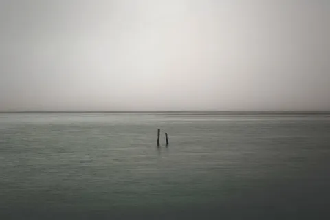 孤独、情绪化、水、海、海洋、抑郁、抑郁、悲伤