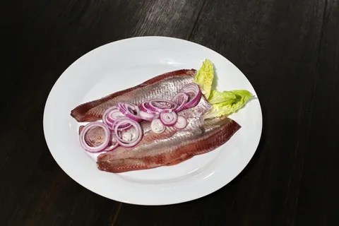鲱鱼,鱼,腌制鲱鱼,圣诞鲱鱼,红洋葱,沙拉,食物,餐饮 鲱鱼,鱼,腌制鲱鱼,圣诞鲱鱼,红洋葱,沙拉,食物,餐饮