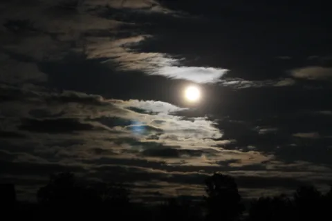 天空,云-天空,月亮,夜晚,满月,风景-自然,自然之美,月光 天空,云-天空,月亮,夜晚,满月,风景-自然,自然之美,月光