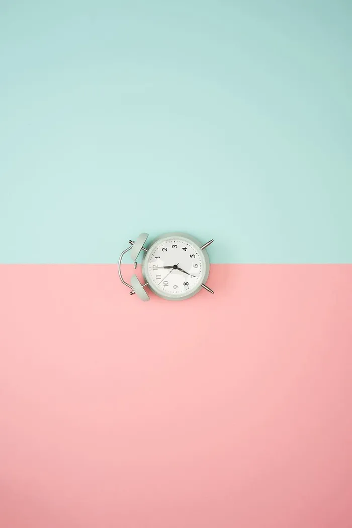 时钟，彩色背景，蓝色，粉色，时间，闹钟，彩色，彩色背景