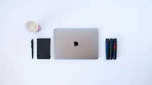银色MacBook