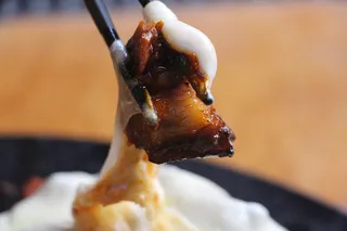 火腿飞节，牛猪蹄，奶酪，奶酪猪蹄，食品和饮料，食品，肉，特写