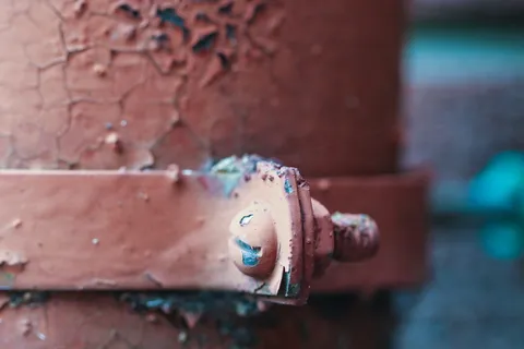 钢、管、金属、铅垂、特写、生锈、无人、聚焦前景 钢、管、金属、铅垂、特写、生锈、无人、聚焦前景