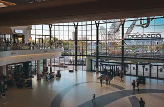 波兹南，波斯纳尼亚，波兰，商场，购物中心，颜色，人，壁纸