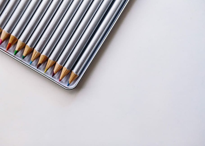 盒子里的银蜡笔