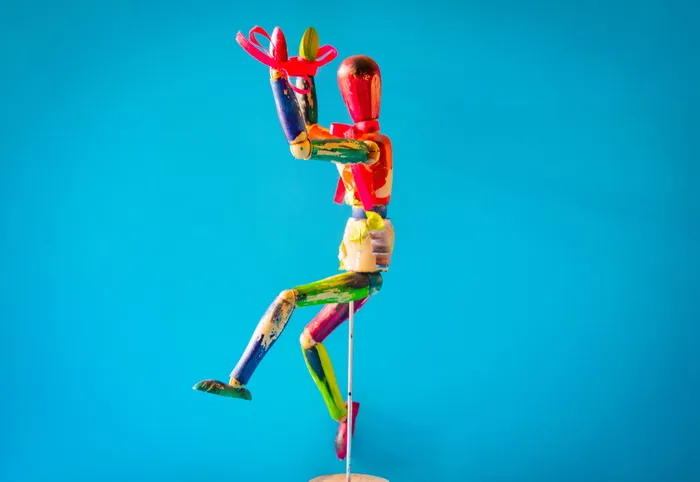 五彩坐人桌装饰