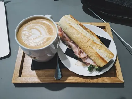 意大利、米兰、zona 1 centro storico、午餐、食物、潜水艇、三明治、咖啡 意大利、米兰、zona 1 centro storico、午餐、食物、潜水艇、三明治、咖啡