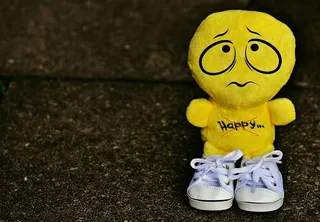 微笑、悲伤、运动鞋、搞笑、表情符号、情感、黄色、绿色