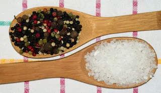 胡椒，胡椒，香料，季节，谷物，黑胡椒，彩色胡椒，彩色