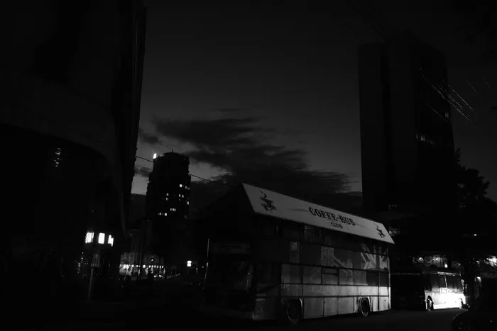 咖啡巴士、利维夫斯卡广场、基辅、城市、夜晚、天空、建筑、建筑