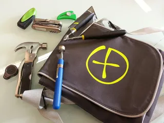 什锦、微型、锤子、研磨机、瑞士刀、棕色、袋、Geocaching 什锦、微型、锤子、研磨机、瑞士刀、棕色、袋、Geocaching