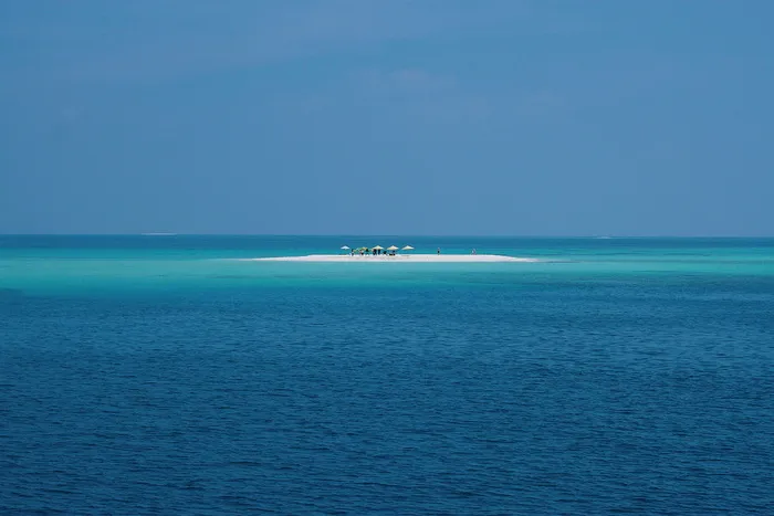 白天蓝天下的海洋