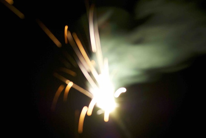 烟花、派对、不清晰、未聚焦、燃烧、火灾、夜晚、火焰