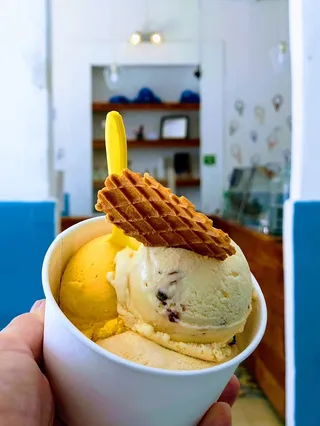 墨西哥、梅里达、波拉冰淇淋店、海拉多、威化饼干、冰淇淋、芒果、山核桃