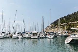 西班牙加泰罗尼亚巴塞罗那的吉内斯塔港