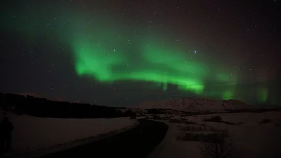 极光、绿色、光、大气、天空、星星、道路、路径 极光、绿色、光、大气、天空、星星、道路、路径