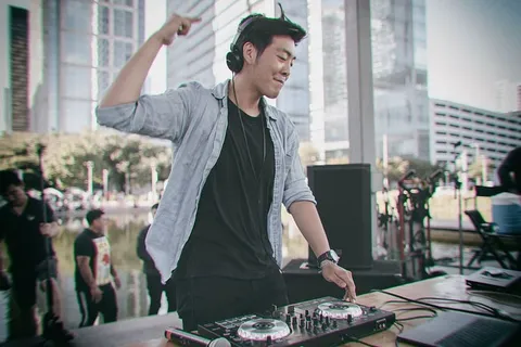 DJ白天播放音乐 DJ白天播放音乐