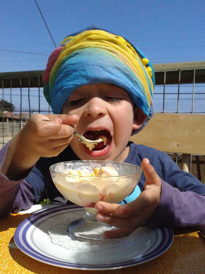 步行，El Tabo，智利，儿童，吃，冰淇淋，食品和饮料，菜鸟图库