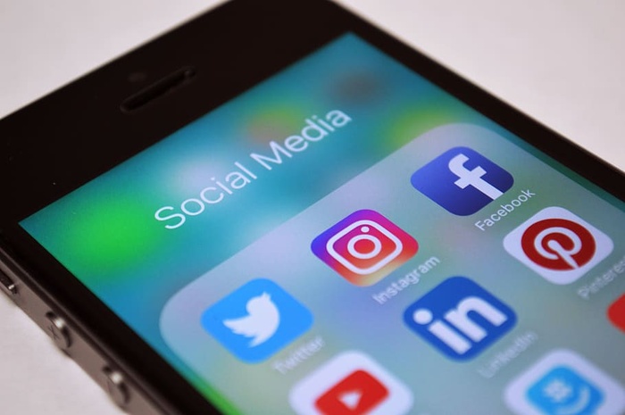 社交媒体、twitter、instagram、facebook、linkedin、pinterest、youtube、手机