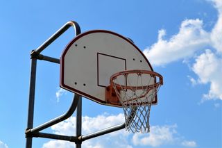 篮球场，篮球，篮板，网，天空，背景，篮球，球场