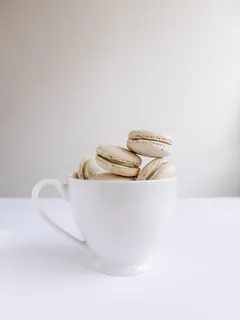 一杯有喙的马卡龙