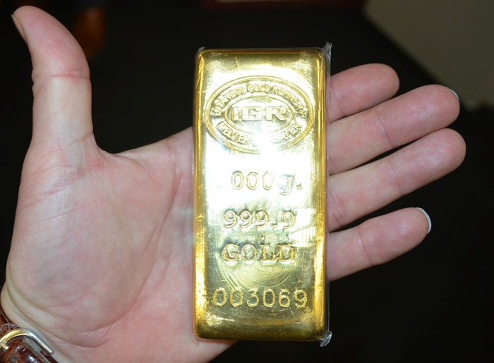 黄金，金条，危机，危机货币，黄金，人手，手，菜鸟图库