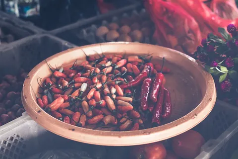食品,健康,木材,红色,背景,碗,辣椒,辣椒 食品,健康,木材,红色,背景,碗,辣椒,辣椒