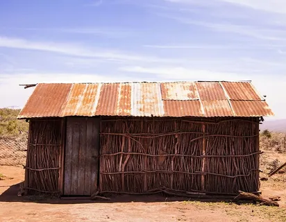 棕色生锈的屋顶