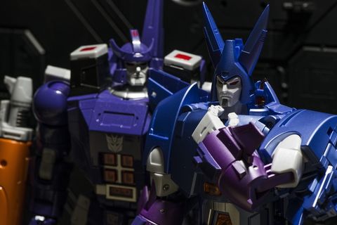 变形金刚、机器人、玩具、科技、机械、室内、无人、特写