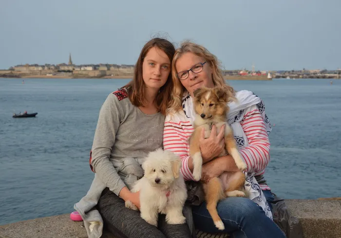 女孩，女人，肖像，同谋，狗，小狗，温柔，感情