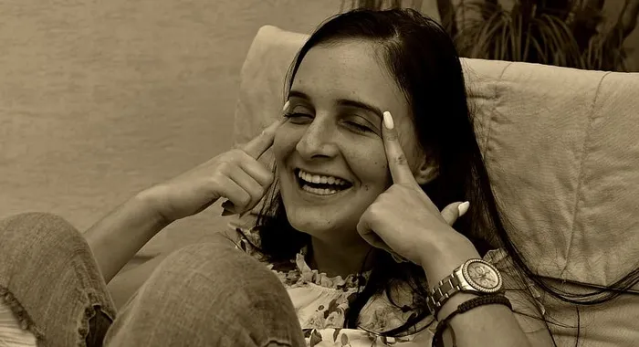 女孩，座位，笑声，脸，快乐，娱乐，微笑，幸福