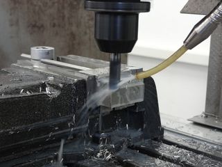 水、飞溅、加工、钻孔、钻孔、铣削、机加工、切屑