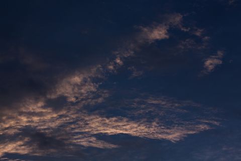 云，天空，淡黄色，天气，天气变化，云形成，蓝色，早晨