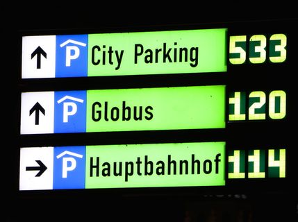 投影仪、家庭公园、停车场、信息板、bright、机场、旅游、通信