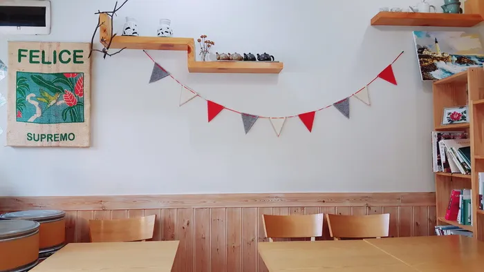 咖啡馆、装饰品、道具、摩卡咖啡馆、书架、车站活动，必需，首尔